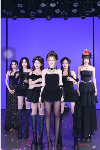 Kỷ niệm 1 năm thành lập nhóm T WORLD 015