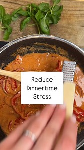 Reduce food stress and let ‘Batch Cooking’ give you your time back! Shop. At sarahbutlerathome.com link in bio ⭐️ ⭐️ Over 40 recipes from slow cooks, sides, bakes and midweek savers! ⭐️How-To on freezing, reheating, essential equipment and Q&A! ⭐️ Visual recipe contents and weekly meal plan menus. ⭐️ Personal batch cooking progress logs! #batchcookingbook #batchcookinghowto #howtobatchcook #reducekitchenstress #learntobatchcook #sarahbutlercookbook #my brand | Sarah Butler At Home