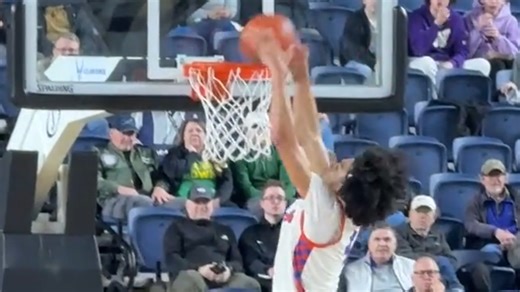 Rainier Beach's Tyran Stokes throws down dunk against Bellarmine Prep in 3A state semifinals