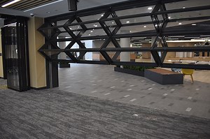 [Hot Item] Retractable Glass Walls Folding Glass Wall Systems Vertically Folding Partition Walls Electronic Automatic Operated Lifting Partitions