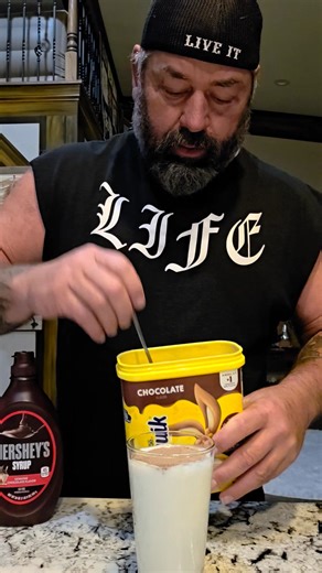 Sunday lesson.. How to make chocolate milk, Bensons way.. | Benson Benson