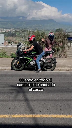 Etiqueta al que te lleva en moto y ríete con nosotros