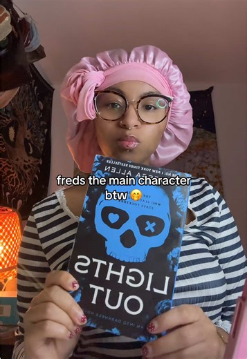 forever be a spine cracker and page folder ! #booktok #lightsout | BookTok