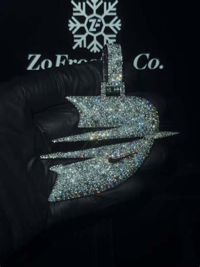 Dylan Harper turned his Nike signature logo into an iced out chain 😮‍💨💎