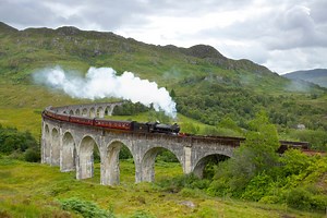 Harry Potter Hogwarts Express train passes Glasgow today - here's how to see it