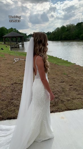 #bridesmaidsreveal #bridesmaidsreaction #bride #weddingsbyallie #wedding #weddingday #bridesmaidsdresses