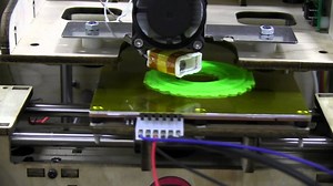 EEVblog #274 – Makerbot Tweaking & First Print - EEVblog