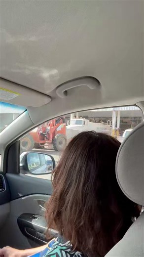 MALAKING CONSTRUCTION COMPANY SA GUAM, HALOS PURO PINOY ANG EMPLEYADO?! Si Jessica Soho, inimbitahang lumipad pa-Guam ng UP Alumni Association of Guam. Dito, napag-alaman niya na may isang American-owned construction company na ang paborito raw kunin na mga empleyado… mga Pinoy! Bakit kaya? #KMJS | Kapuso Mo, Jessica Soho (One at Heart, Jessica Soho)