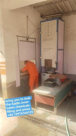 how to fill and press the chemicals into Gatlin Gun fireworks inner small paper tubes #factory