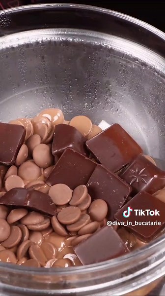 Prajitura fara coacere cu biscuiti si ciocolata
