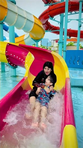 Water park me ki bohot badi 🛝 slide 😱🤣 || Jaanvi Patel #shorts