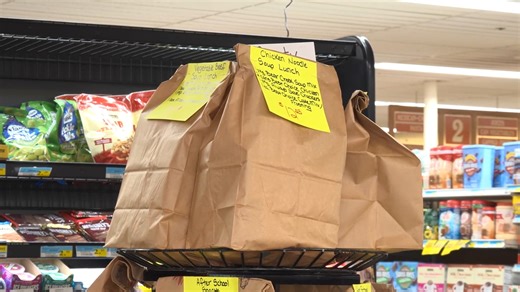 Elkader man helps local grocery store fight hunger