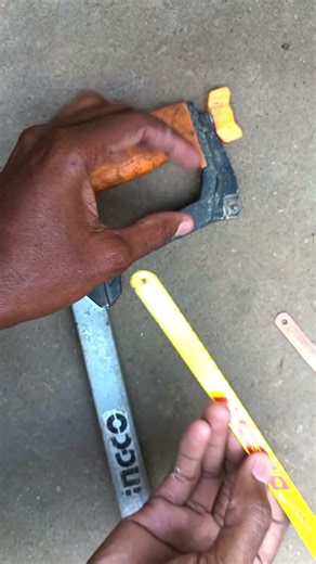 correct hacksaw blade installation