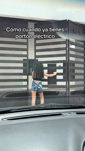 Videos de Alexandra Sánchez (@alexandrasanber) con “Dance Monkey(DJ版) - 安译腾”