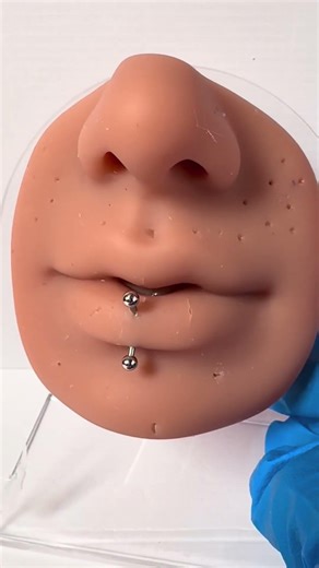 vertical labret #piercing