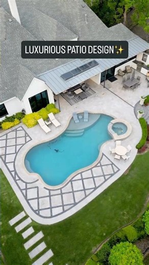 Modern Patio & Pool Deck #backyard #outdoorliving #patiodesign
