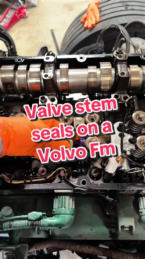 Valve Stem Seal Replacement on Volvo FM | Engine Rebuild