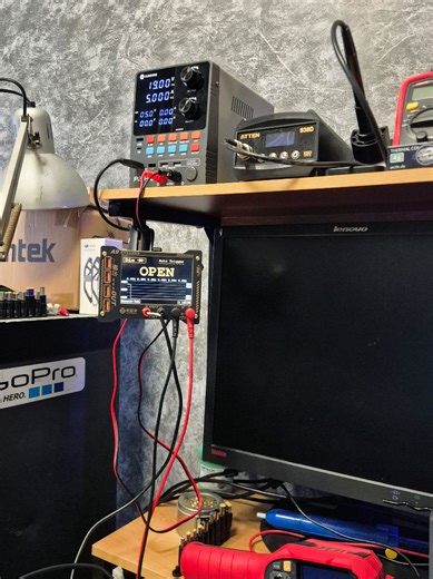 🛠️ ซ่อมเมนบอร์ดเคสยาก... เราจัดการให้ถึงที่! (หรือแวะมาหาเราก็ได้นะ) เหนื่อยไหม? กับการแบกคอมฯ ฝ่ารถติด PM 2.5 หรือตากฝนเพื่อไปหาช่าง... สรุปค่าเดินทาง ค่าเสียเวลา แพงกว่าค่าซ่อมไปอีก! 😫 ช่างเดี่ยว DWNETWORK พร้อมบุก! เราคือมืออาชีพ IT Support ตัวจริง (ประสบการณ์ตั้งแต่ปี 2544) ไม่ว่าจะเป็น PC, Notebook หรือ MacBook อาการหนักแค่ไหนเราเอาอยู่ ✨ อัปเดตงานวันนี้: ตอนนี้เราเสริมทัพด้วย เครื่องมือซ่อมเมนบอร์ดระดับ Advance ครบชุด! 🔬 สำหรับงานละเอียด งานไล่วงจร พร้อมให้บริการแบบจัดเต็ม สนใจนัดคิวงาน