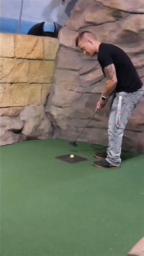 My First Time Mini Golfing? 😱 #golf #minigolfing #minigolf