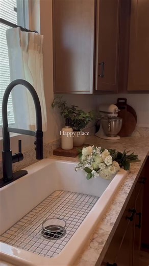 Creating the Perfect Cozy Weekend Vibe at Home