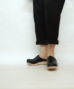 Watch Sandgrens fit video; Tokyo Swedish Clogs Low Wood Heel on Amazon Live