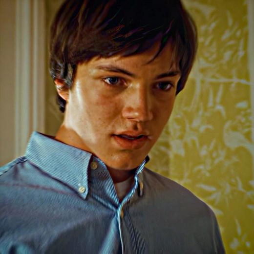 Boy is bitten by a 10-kilogram spider./🎬Cirque du Freak: The Vampire's Assistant (2009)/#film #edit