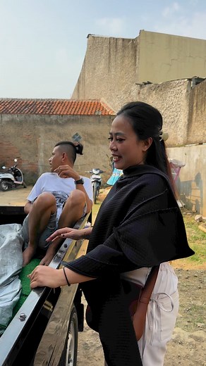 sebuah tutorial naek mbim lamborgini ceunahh🤣🤣 | Ayu Rusdy