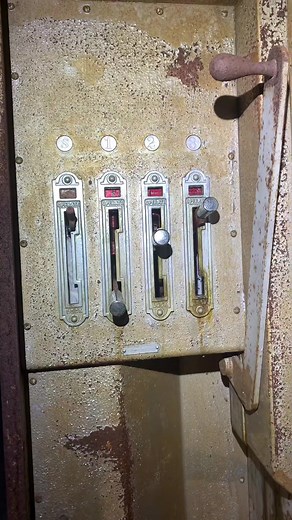 Such an eerie feeling walking through this place #abandoned #urbex #fypシ #greenscreenvideo #urbanexploring #abandonedplaces