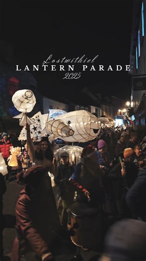 A favourite Lostwithiel tradition, the Lantern Parade captures everything that’s so special about our town ✨️ A joyful celebration of community — filled with light, sound and smiles all around. Organised by Emma Mansfield & Michelle Nineham of Really Lovely Projects, with lantern-making workshops in the lead-up, it’s another beautiful example of the creativity and spirit that shine through this little town of ours. Thank you to everyone who joined in last night — crafting new lanterns, reviving 