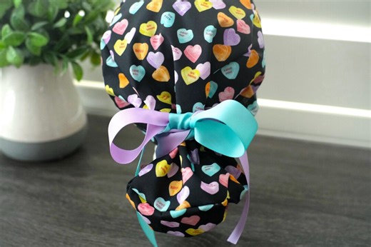 Candy Valentines Day Scrub Cap / Ponytail Black Pink Purple Color Nurse Cap / Low Bun Scrub Hat Candy Hearts Pattern - Etsy