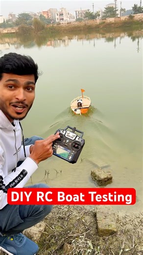 Homemade High Speed RC Boat In Lake #diy #rc #shorts
