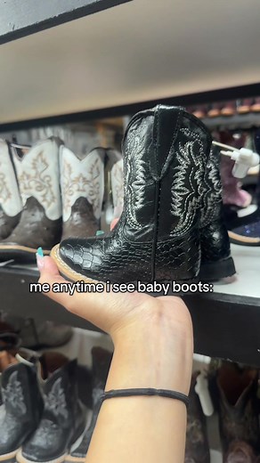 Adorable Baby Boots: Cozy & Cute Styles