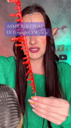 Pani Elf pomaga Ci wybrać naszyjnik na Halloween