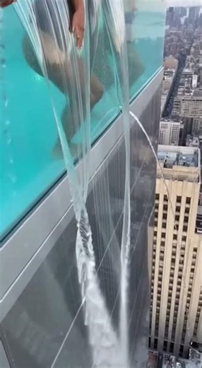 Unbelievable Rooftop Pool Moment Caught on Camera