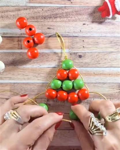 Super easy beaded tree for Christmas decoration 🫶🌲 #viral #fblifestyle #craft #gnome | Yeliz Craft & Crafty Girl