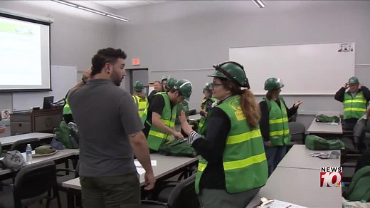 Deaf and hard-of-hearing people learn disaster response skills to bridge communication gap with first responders