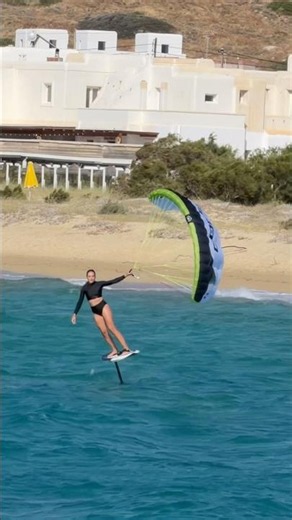 First tries of “PARAWINGING” 🏄🏼‍♀️⚡️😎#surfgirl #sportsgirl #kitesurf #wingfoil #surf #foil #sport