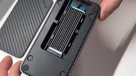 多功能接口扩展设备，高效连接电脑外设