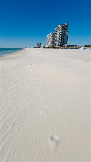 I love our beautiful sugar white quartz crystal sand so much – Florida’s beaches are pure paradise 💎🌴 | All Things Emerald Coast