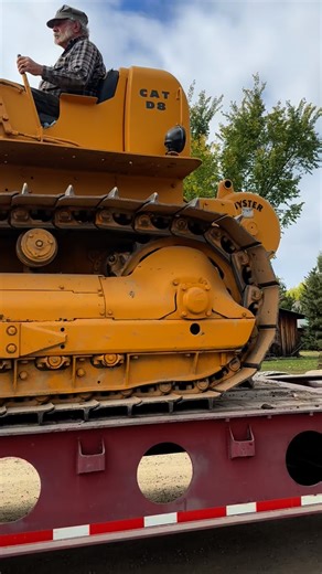 319K views · 21K reactions | Quite the job getting this off the trailer!! #caterpillar #equipment #machines #collectibles #dirt #earth #canada #antiques #alberta #trailers #love | Barbie Schaeffer | Facebook