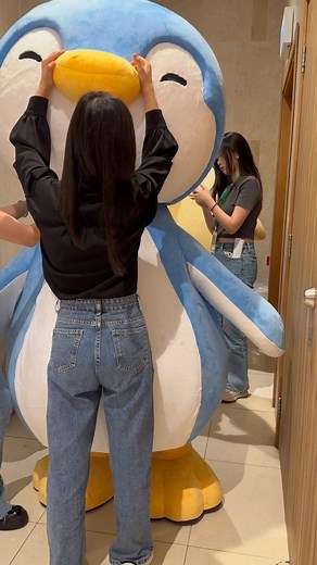 MINISO on Instagram: "Penpen get ready 😎 Who want to try? #miniso #minisohk #minisohongkong #minisowink2023 #minisopenpen #penguin #penguins #plush"