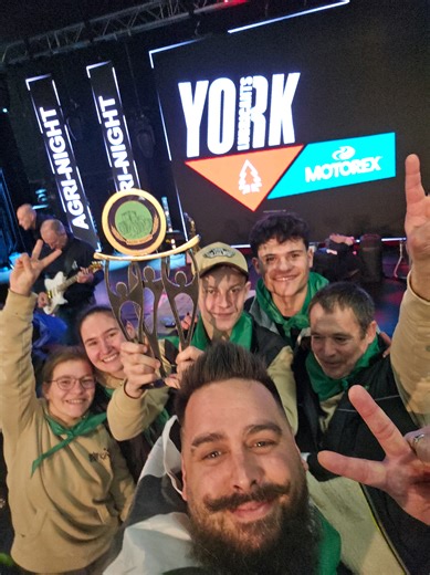 🏅Pour le premier trophée @Agri Night la Bretagne surclasse les autres. (Pas étonnant?😉) 🎉 Sinon, samedi soir magique @Cévryne Guesdon @pistonsmusic @Destination musique et les copains, les anciens et les nouveaux @le quotidien d'Aurélien.off @Alexandre Morel @Jean-Baptiste DEWEVER @ophelie_tlt @Baptiste @Jean-baptiste le Bris @cylialt1 @Céline @Julien Farm @ricassou @patOche04 @Ju Agri'tokeur @Bryan Barbier @MELLO MSM ANIM @simon.vd562