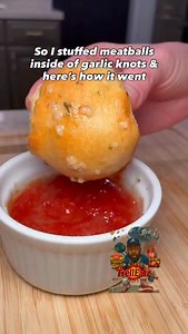 Garlic knots the meatball way!! a magnificent big back iinspiration!! ( via @grubspot ) #foodie #explore #cooking #foodporn #fyp | Trelleatz2