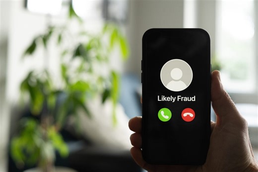 Straciła niemal 300 000 zł. Uważajcie na takie wiadomości od BIK i ZUS