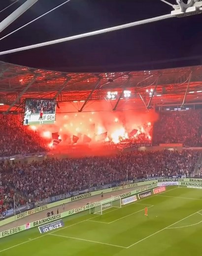 Hamburg heute auswärts in Hannover!🔥🔥🔥 #hsv #hamburgersv #hamburg #ultras #pyro #awaydays | Ultras/Supporters Deutschland