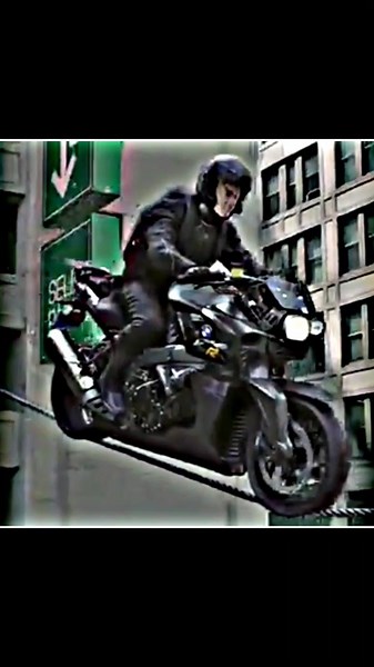 Amir Khan bike chasing scene 🔥💥 boy attitude status video #amirkhan #dhoom3 #bike #rider #stunt