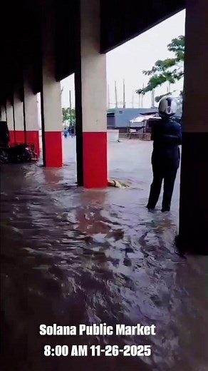 8:00 AM update po sa Baha Dito sa Western Solana Public Market. Keep dry and safe, Everyone! | Mc Lawrence
