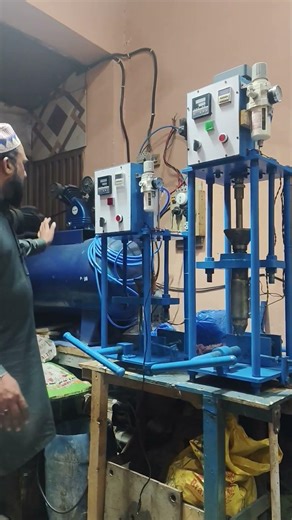 MOLDING Machines Come in Small and BIG Models