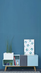 Cubit’s modular shelving system with premium quality finishes can be easily assembled – (no tools required!) – to create a modular and adaptable piece of storage furniture: book shelving, floor-standing shelving, a TV unit, a bedside table, corner shelving, shelving for under a staircase or slanting ceiling, all this from a single storage module... Let your creativity run wild and modify your furniture according to your desires by rearranging the modules! 😃✨ . Mit dem Cubit Regalsystem lassen s