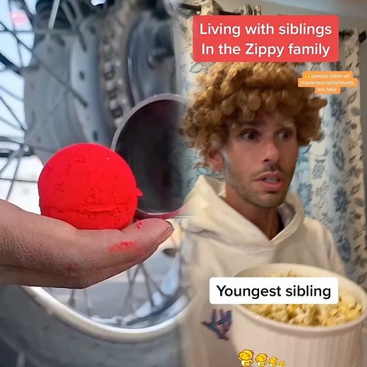 Living with siblings movie night 😱#parody #skit #Siblings #sibling #youngest #oldestchild